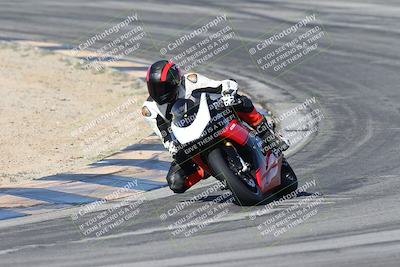 media/Dec-01-2025-Moto Forza (Mon) [[2daa91e15f]]/2-Intermediate Group/Session 2 (Turns 9 and 10)/